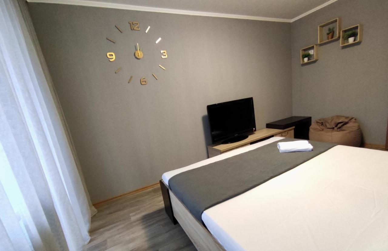 Двухкомнатные Апартаменты Центр Mystetsʹka 3 Kr Apartments Krivoy Rog Bagian luar foto