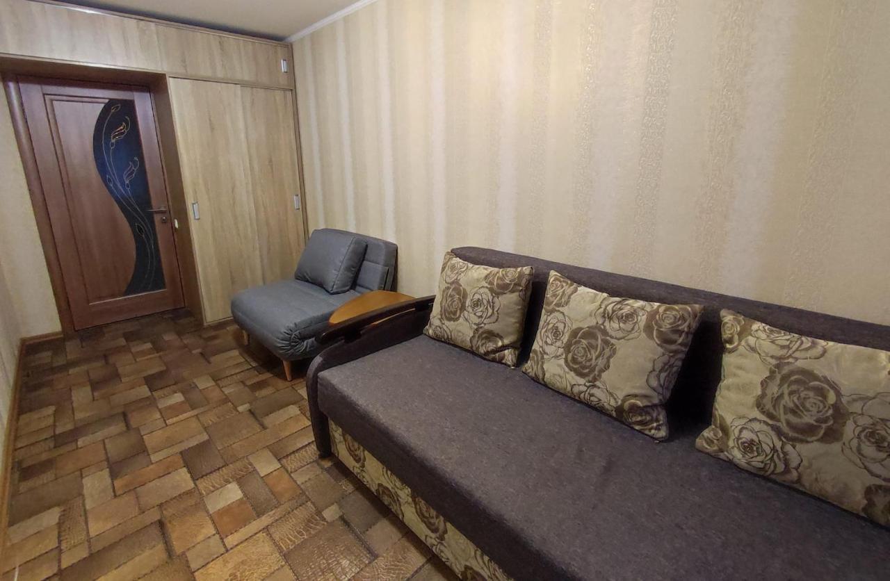 Двухкомнатные Апартаменты Центр Mystetsʹka 3 Kr Apartments Krivoy Rog Bagian luar foto