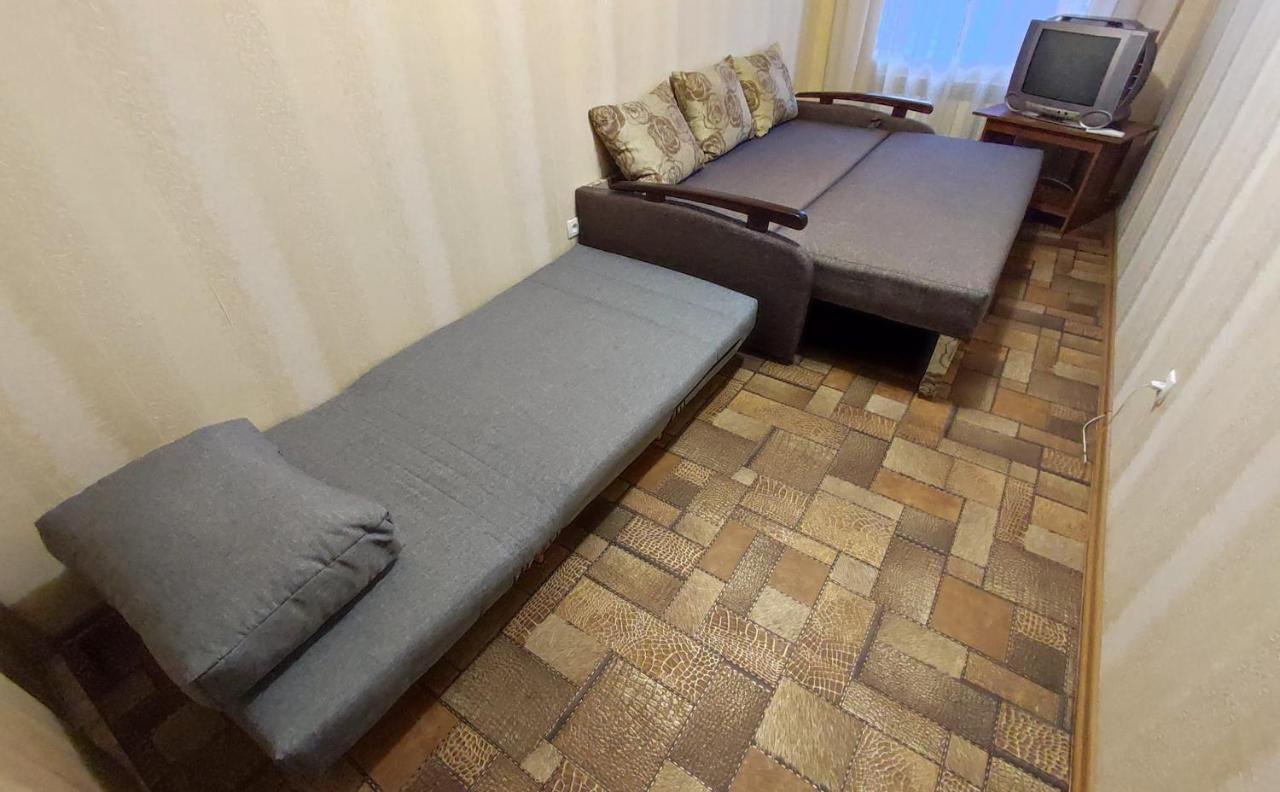 Двухкомнатные Апартаменты Центр Mystetsʹka 3 Kr Apartments Krivoy Rog Bagian luar foto